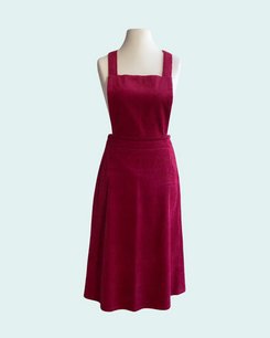 Nähkursmodell Latzkleid Lisette Vorderansicht Foto Nähkursmodell Latzkleid Lisette Vorderansicht